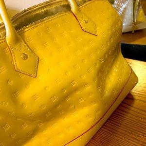 Classy Arcadia purse beige